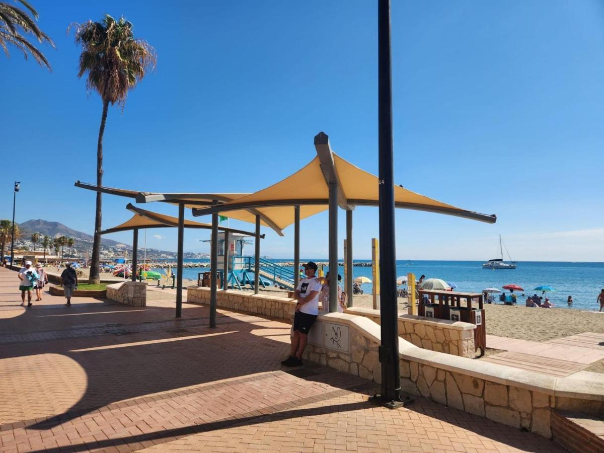 Bonito Atico En Primera Linea De Playa Con Piscina Фуэнхирола Экстерьер фото